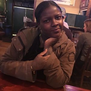 Meet your Posher, Deanna